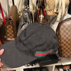 Gucci Black Cap with Signature Green and Red Stripe